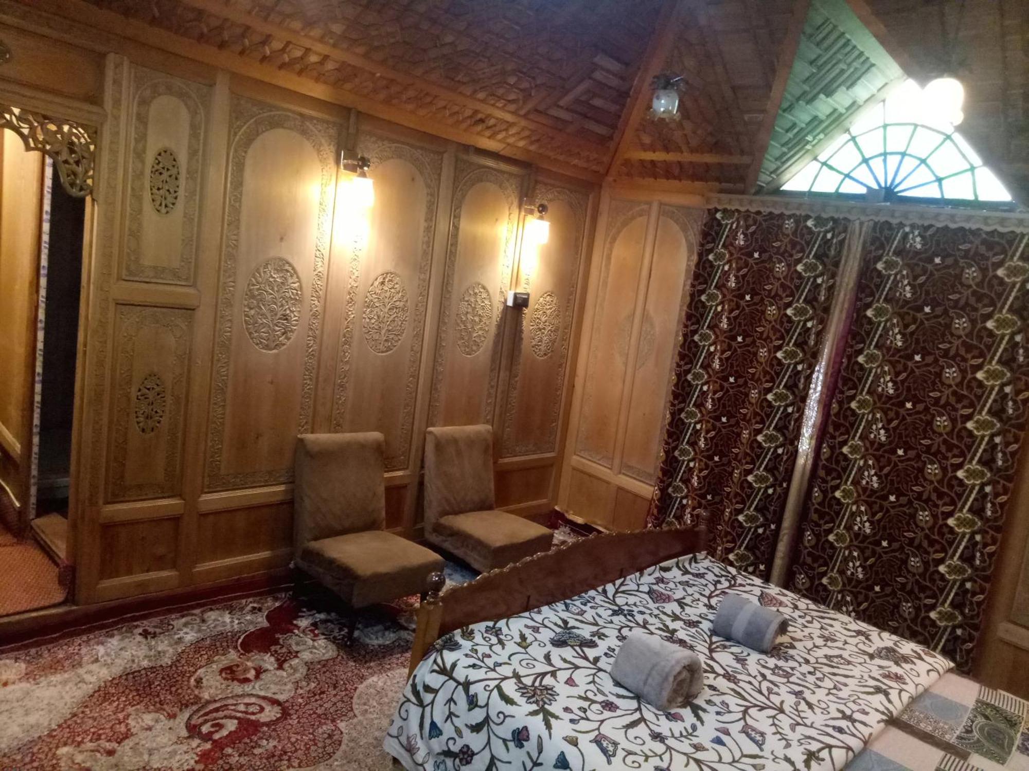 House Boat New Manora Bed & Breakfast Srīnagar Exterior foto
