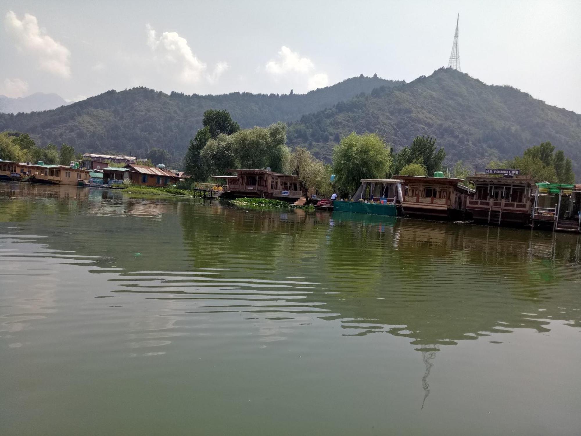House Boat New Manora Bed & Breakfast Srīnagar Exterior foto