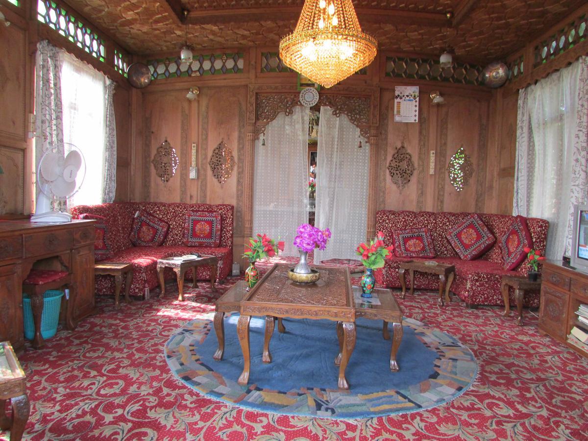 House Boat New Manora Bed & Breakfast Srīnagar Exterior foto